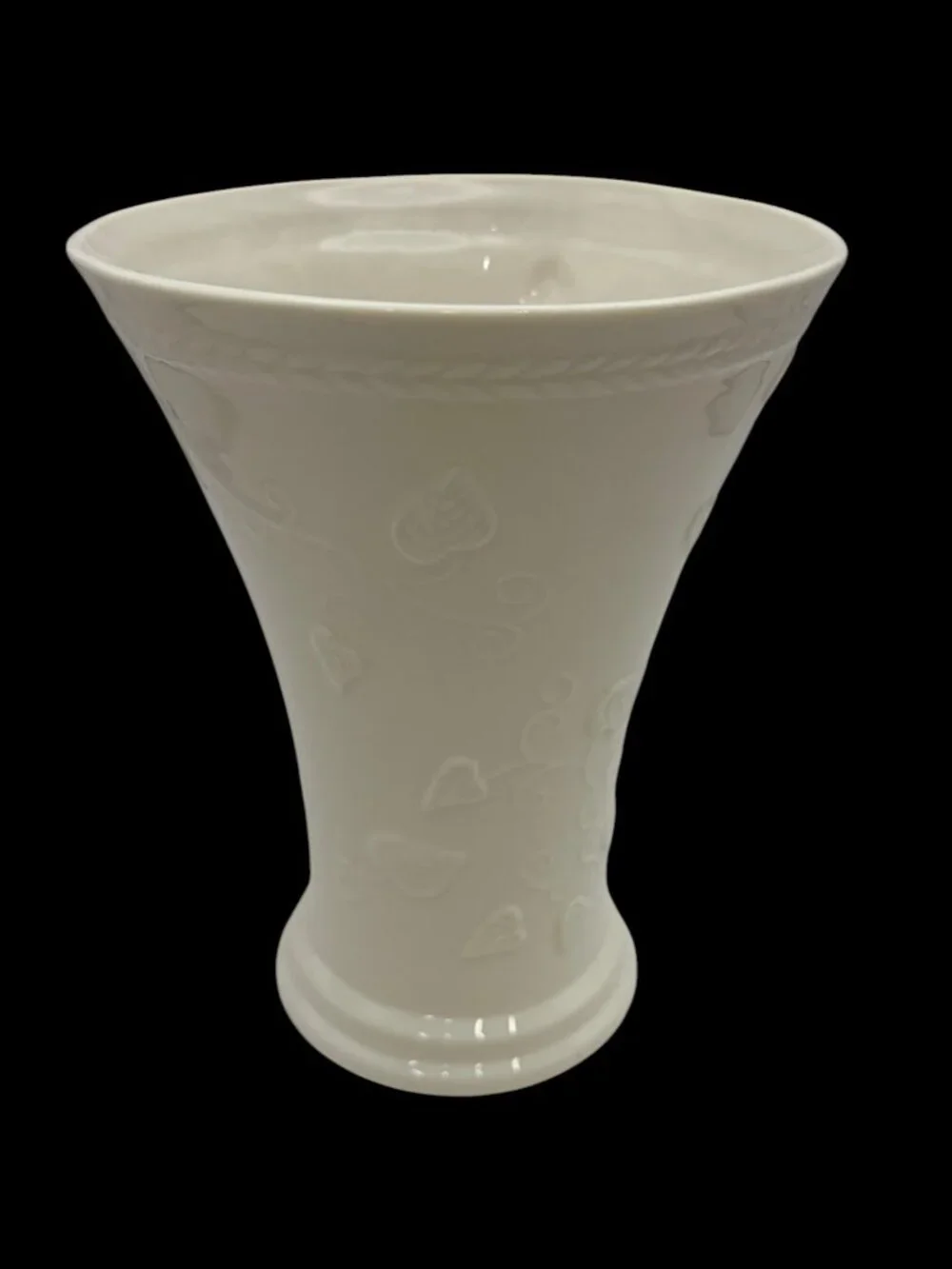 VTG Belleek Ireland Parian China Vase – Grape Vine Pattern – Ivory White Floral